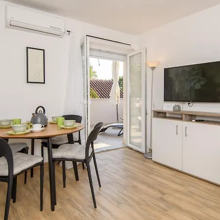 Гостьовий будинок & Darrer