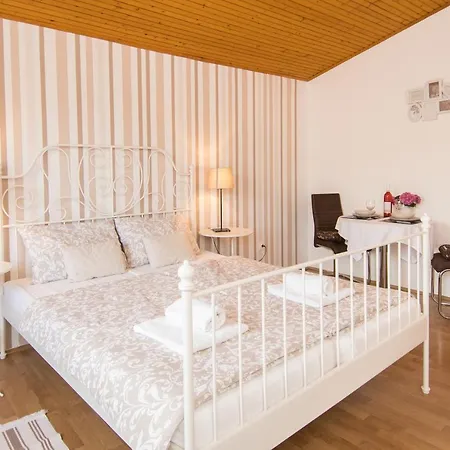 게스트하우스 & Darrer 3*