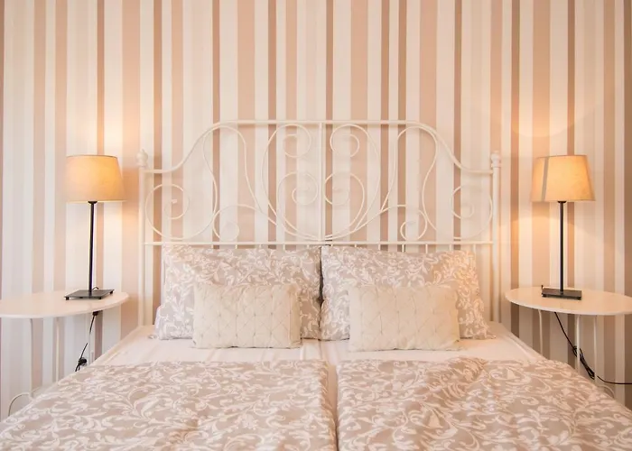 & Darrer בית הארחה